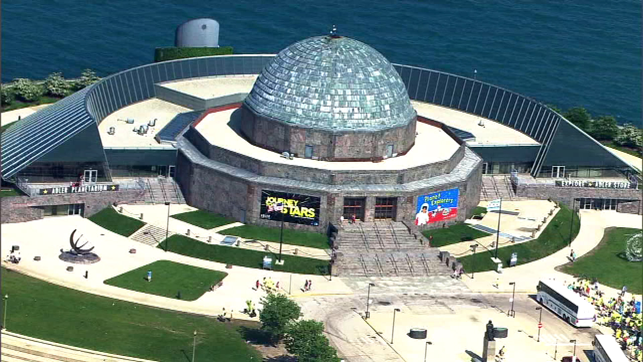 Planetarium adler theater coolest planetariums chicago observatories domed universe res